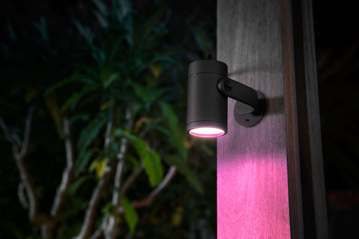 PHILIPS Lily Venkovní bodové světlo, Hue White and color ambiance, 230V, 3x8W integr.LED, Chrom matný (1741430P7)15 