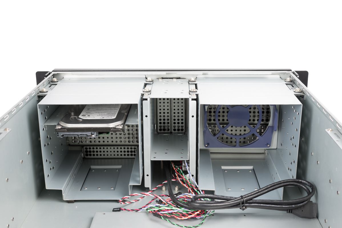 CHIEFTEC Rackmount 4U ATX/ EATX,  UNC-411E-B-OP,  čierna,  bez zdroja napájania8 