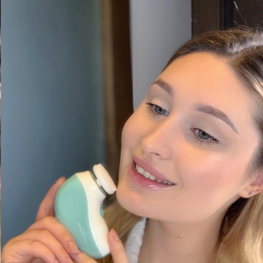 TOUCHBeauty 1387A Čistící kartáč na pleť 3v1 zelený4 