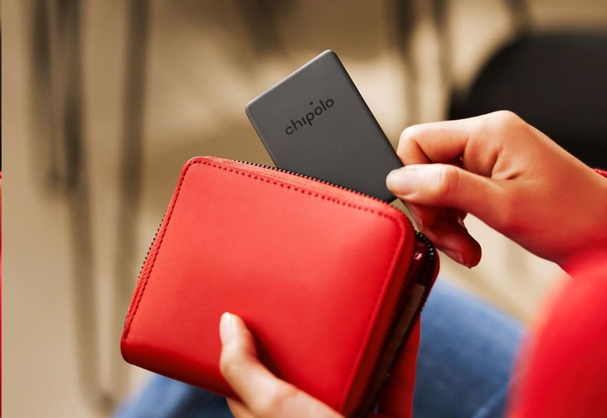 Chipolo CARD Spot– Chytrý vyhledávač peněženky,  černý4 
