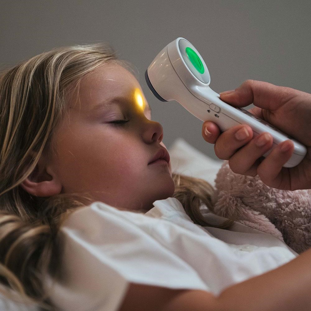 Braun BNT400WE bezkontaktní teploměr,  Age Precision,  tichý režim,  podsvícený displej,  bílý4 