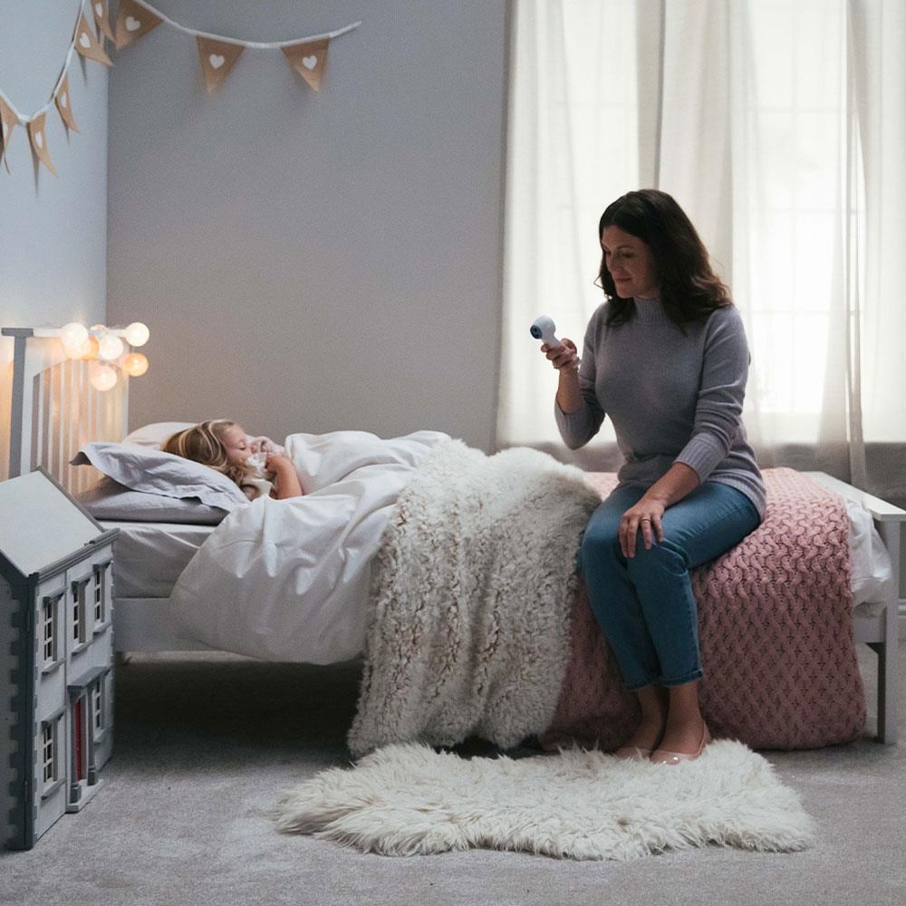 Braun BNT400WE bezkontaktní teploměr,  Age Precision,  tichý režim,  podsvícený displej,  bílý7 
