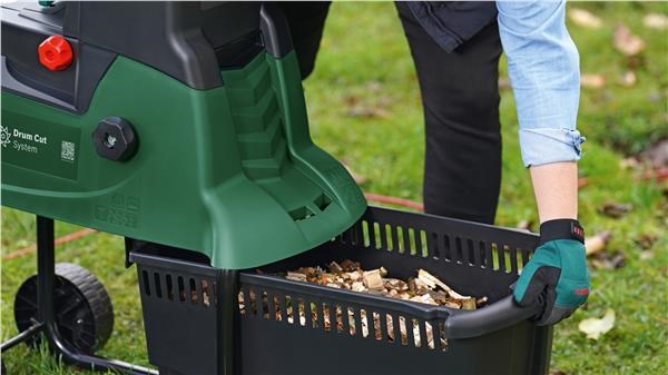BOSCH AXT 25 D,  tichý kompostovač,  2.500 W,  kapacita střihu,  max. průměr větví 40 mm2 