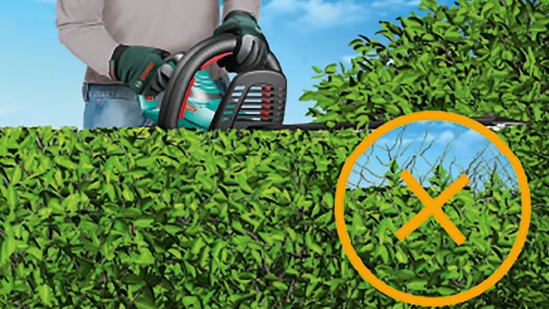 BOSCH UniversalHedgeCut 18V-55, akumulátorové nůžky,18 V, délka čepele 55 cm, rozteč zubů 22 mm, akumulátor 2.5 Ah4 