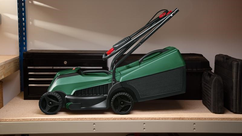 BOSCH EasyMower 18V-32-200,  akumulátorová sekačka na trávu,  18 V,  šířka střihu 32 cm,  výška střihu 20–60 mm,  aku 4.0 Ah3 