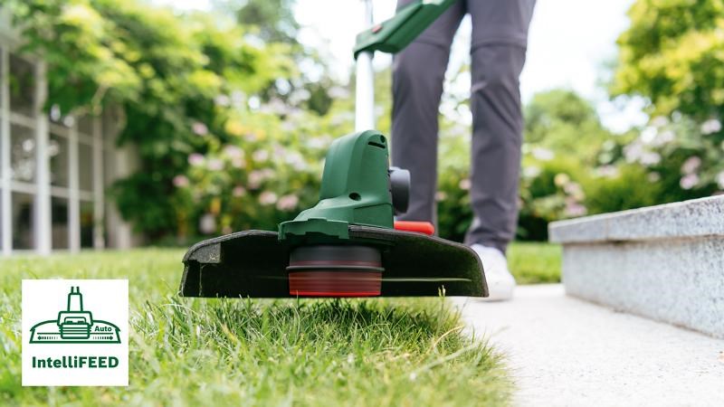 BOSCH Strunová kosačka akumulátorová UniversalGrassCut 18V-26, solo2 