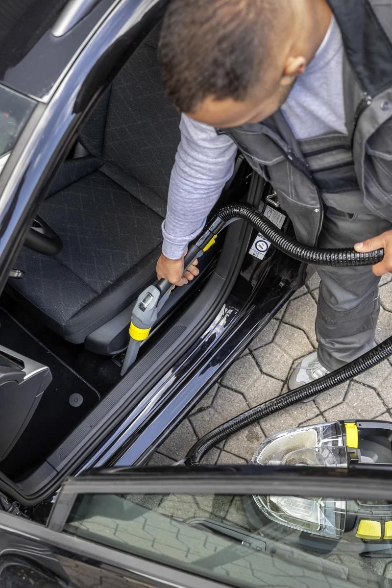 Karcher Puzzi 8/1 C čistič čalounění, 1200 W, vyjímatelná nádoba, 1 l/min, 1 bar, vyjímatelná nádoba 2v16 