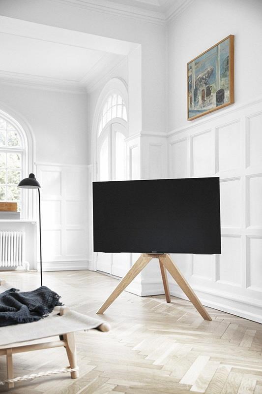 Vogel"s NEXT OP1 TV stojan 3 nohy2 