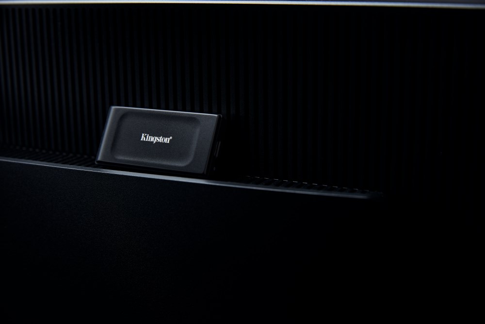 Kingston Externí SSD 1TB XS1000,  USB 3.2,  černá3 