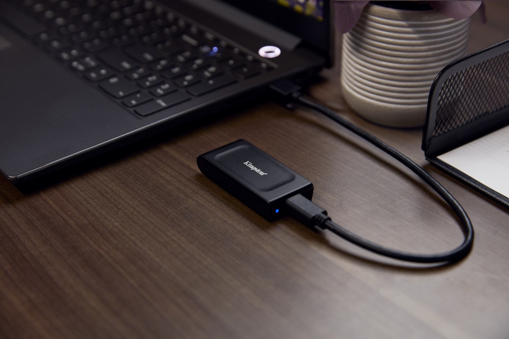Kingston Externí SSD 1TB XS1000,  USB 3.2,  černá4 