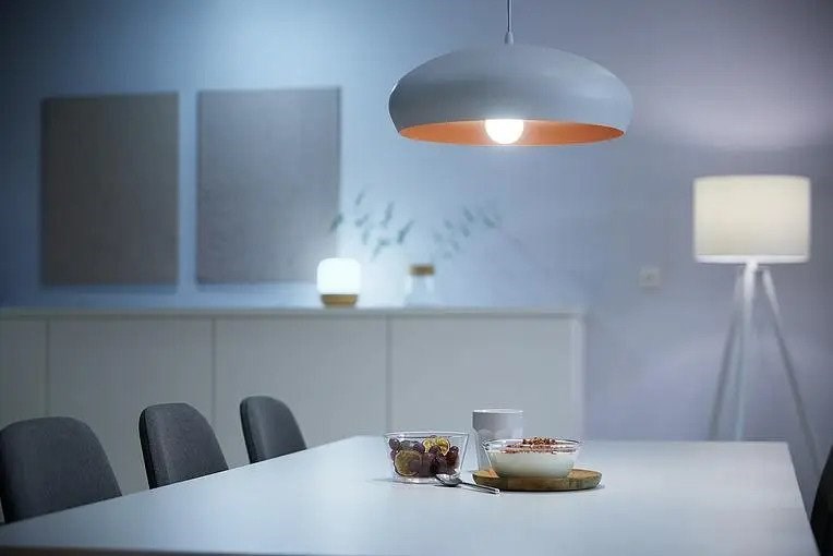 PHILIPS WiZ Wi-Fi BLE 100W  A67 E27 - stmívatelná,  nastavitelná teplota barev,  barevná2 