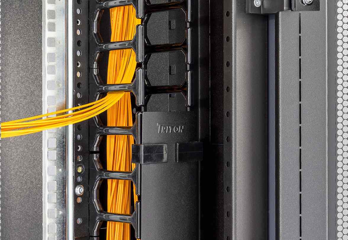 Odnímateľný kryt 42U pre vyväz.vertikálny panel1 