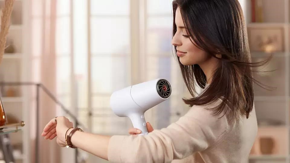 Philips Series 5000 BHD500/00 fén na vlasy, 2300 W, 2 rychlosti, 3 teploty, bílý2 