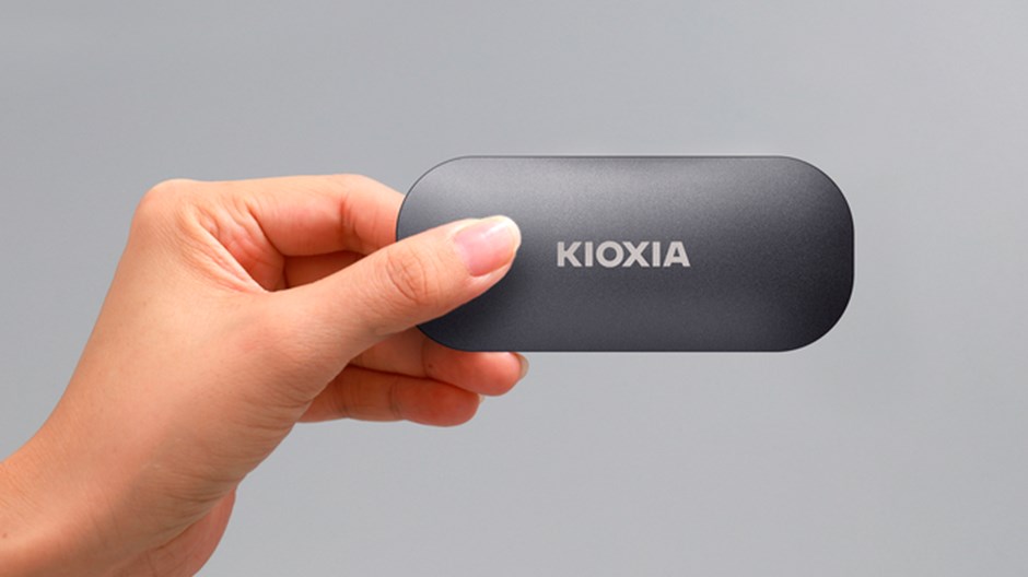 KIOXIA Externí SSD 2TB EXCERIA PLUS,  USB-C 3.2 Gen2,  R:1050/ W:1000MB/ s1 