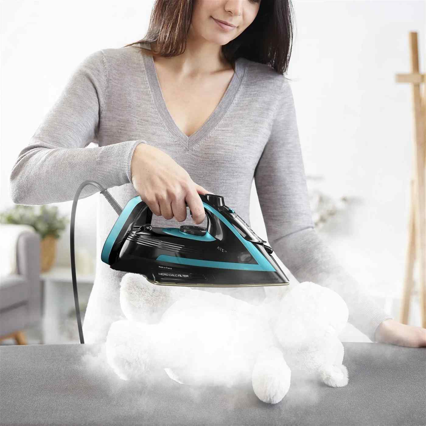 Tefal Puregliss FV8066E0 napařovací žehlička,  3000 W,  anti-drip,  rychlé nahřátí,  tyrkysová /  černá8 