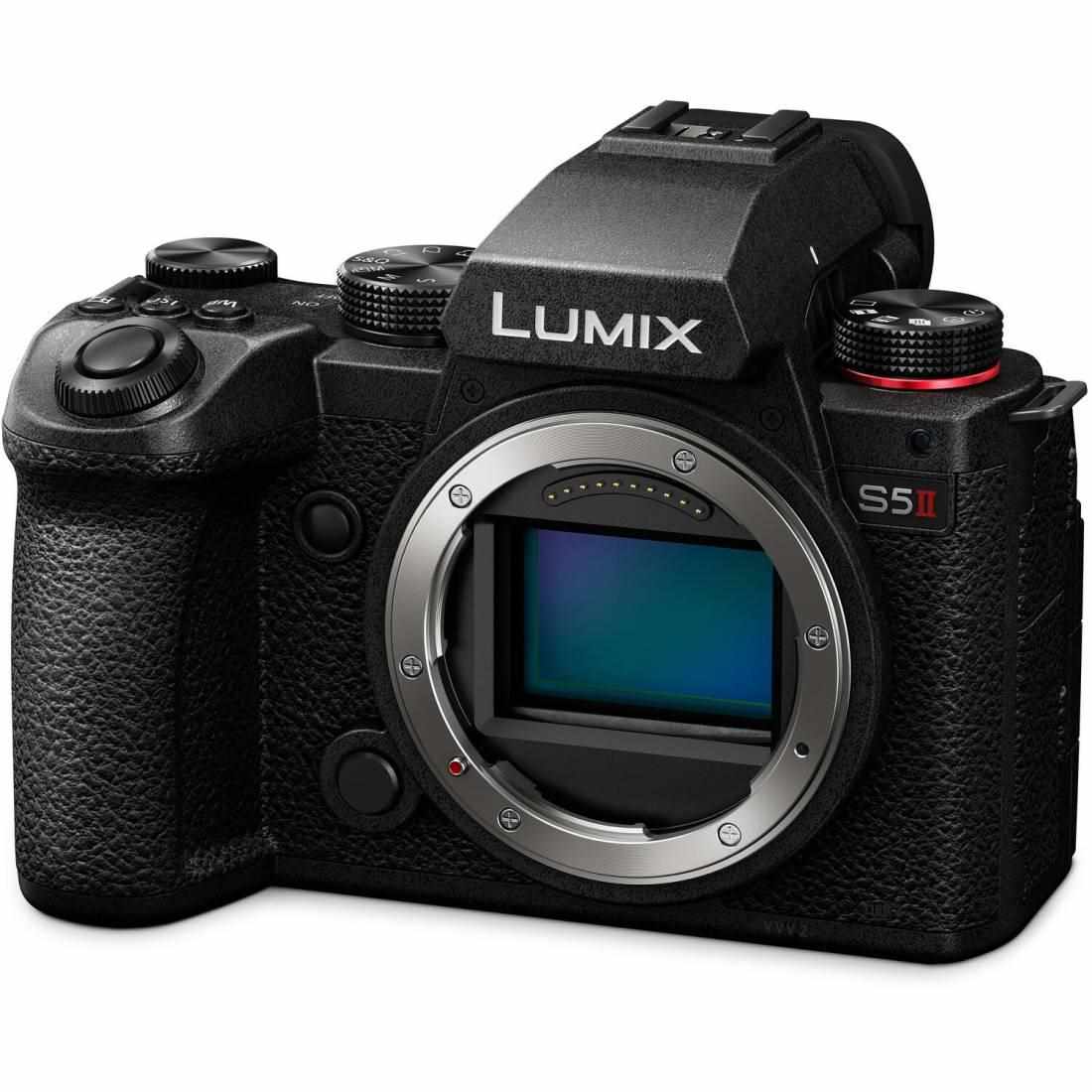 Panasonic Lumix S5 II + 14-28mm f/ 4–5.6 MACRO3 