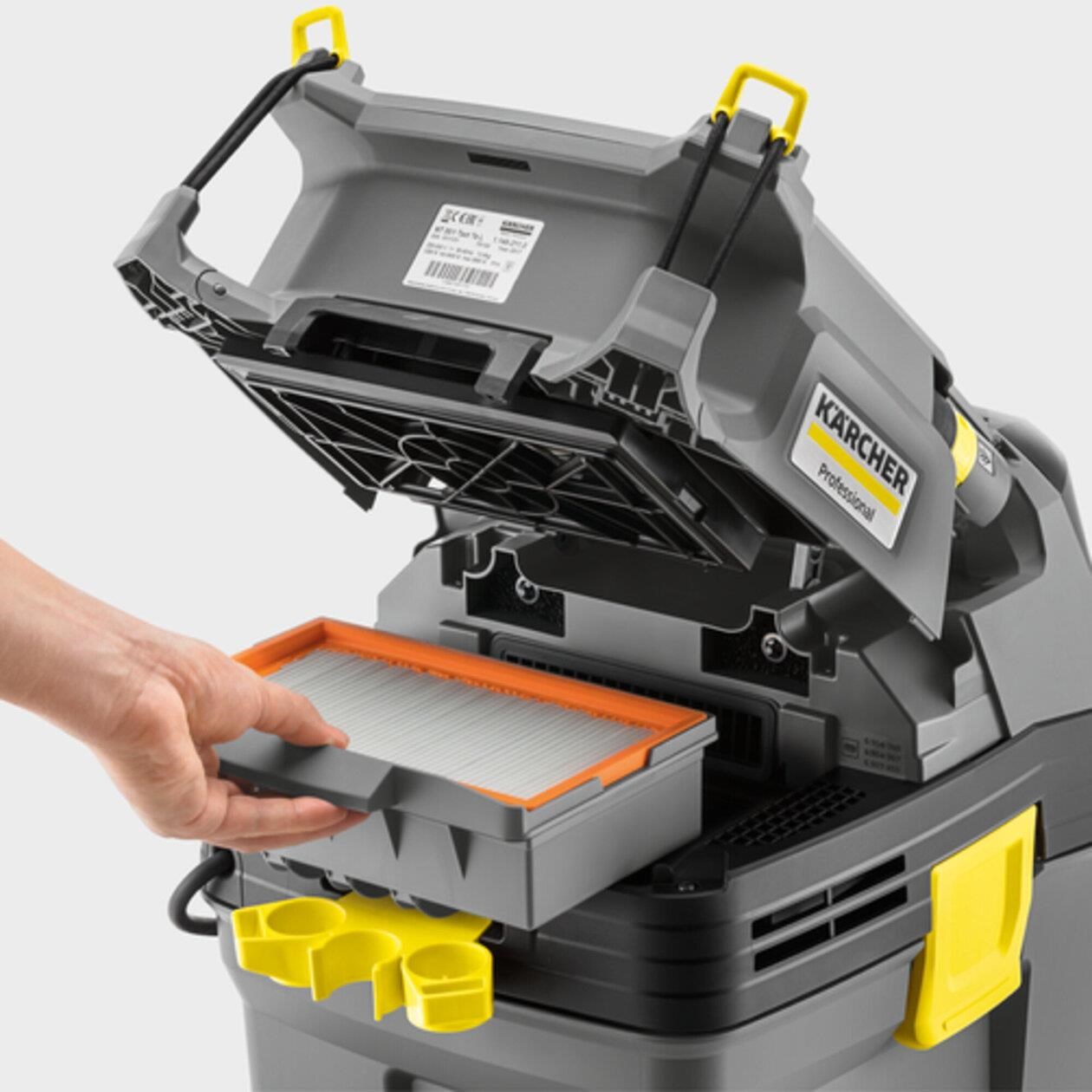 Karcher NT 30/ 1 Tact víceúčelový průmyslový vysavač,  1380 W,  30 l,  69 dB,  74 l/ s,  PES filtr,  kovová kola3 