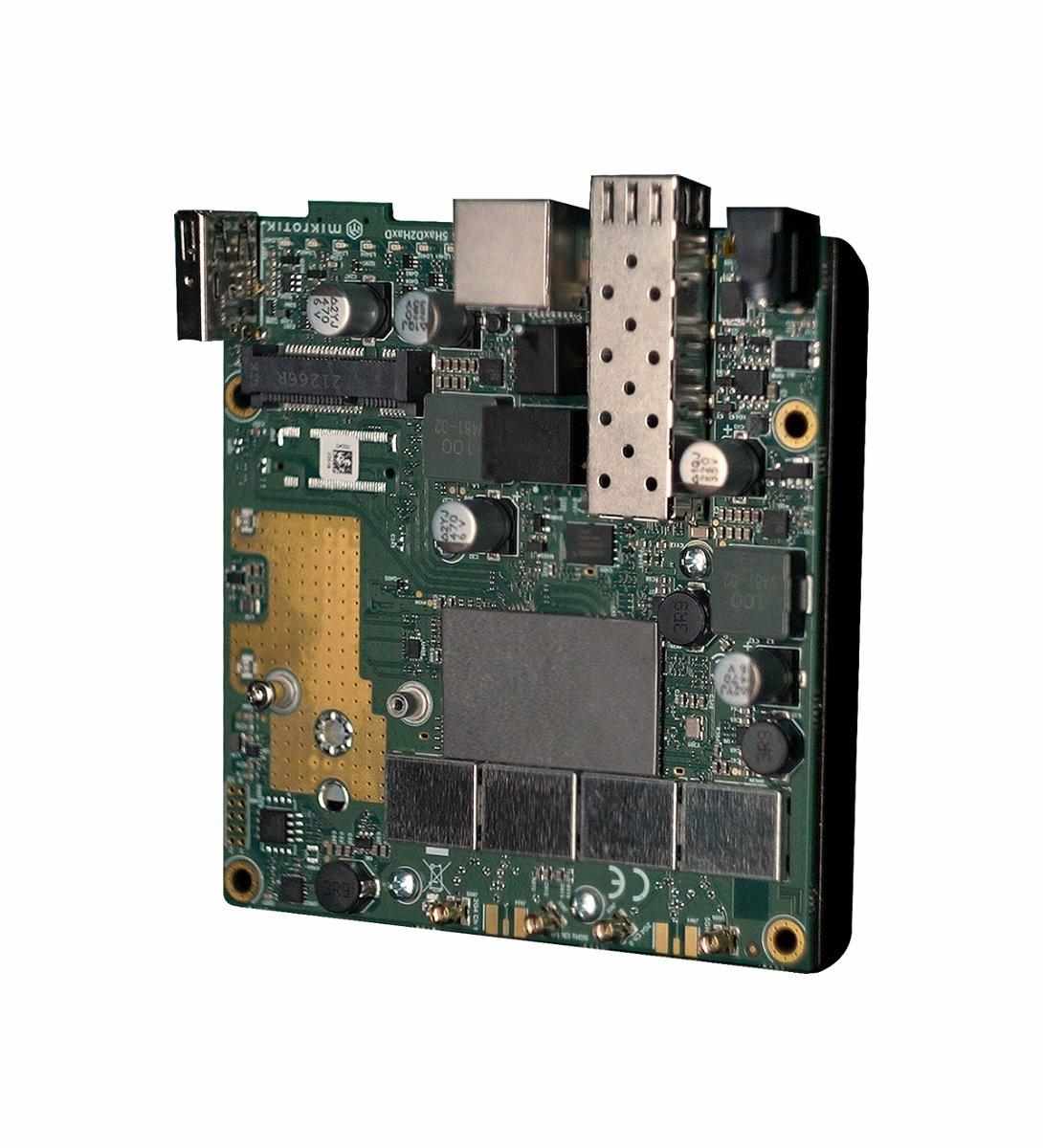 MikroTik RouterBOARD L23UGSR-5HaxD2HaxD, dual-band WiFi6, 4x MMCX, RouterOS L40 