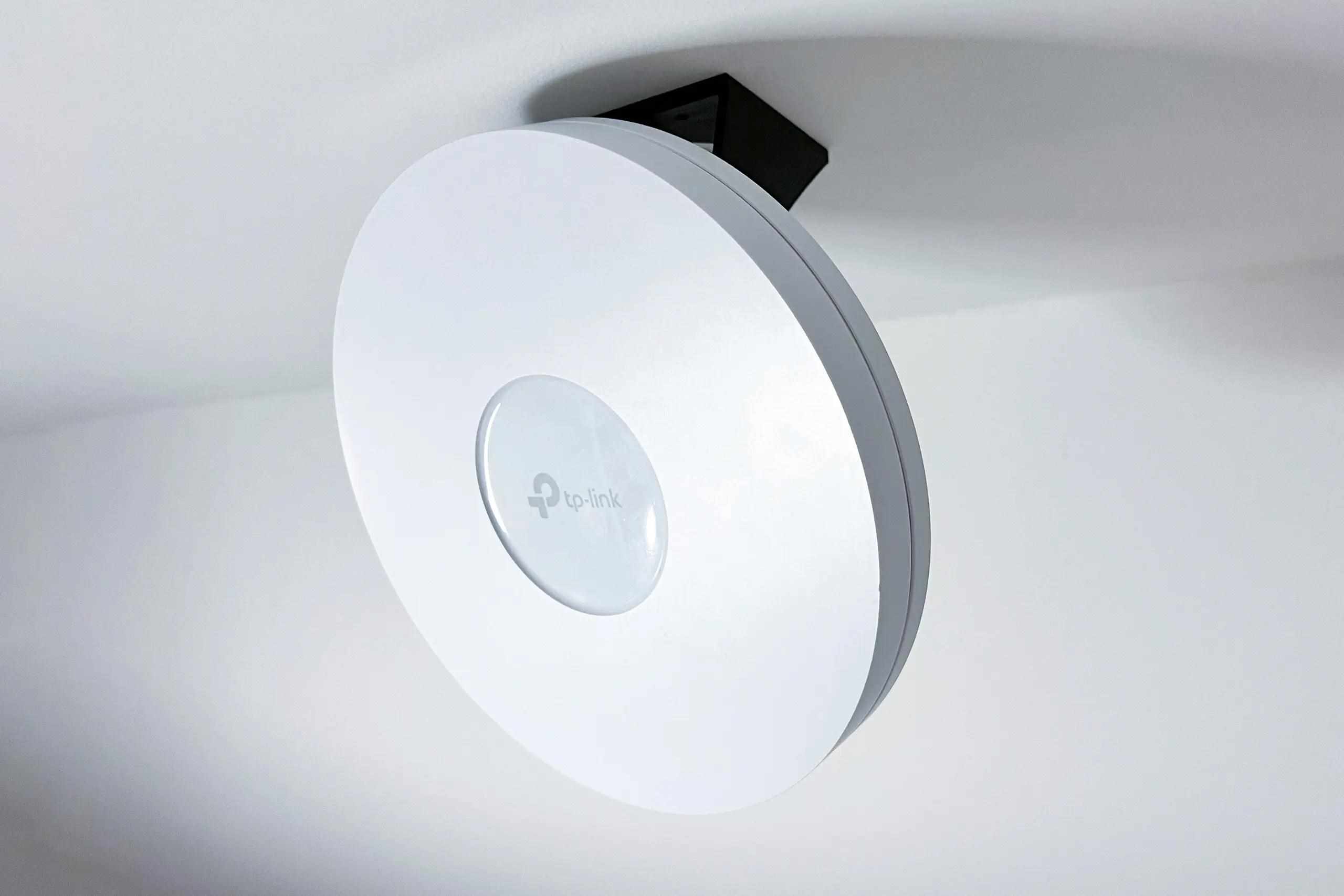 TP-Link D-EAP6X-UNI Držák/stojan EAP610,EAP613,EAP650,EAP653,EAP670,EAP660HD,EAP620HD,EAP772,EAP773,EAP673,EAP683 šedý0 