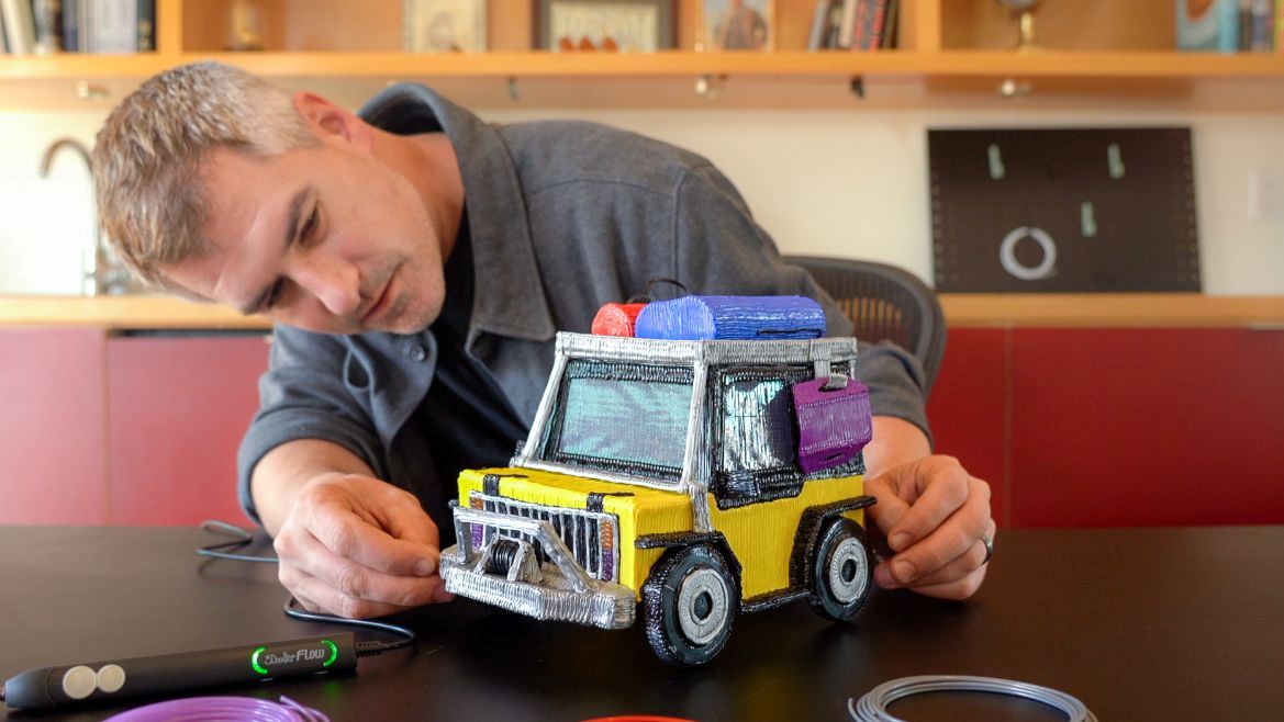 3Doodler 3D pero FLOW + 8 PLA náplní a 3D šablona4 