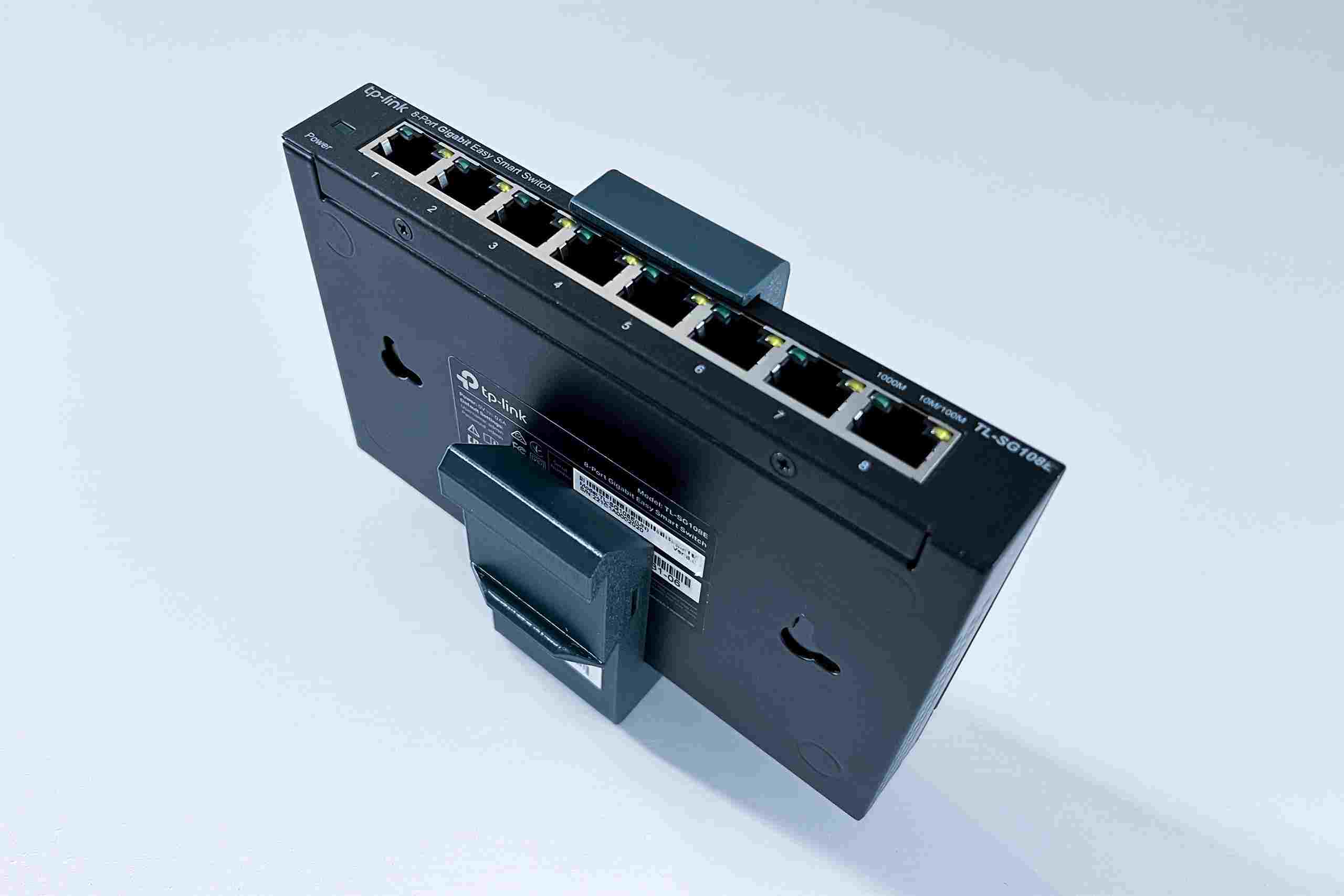 TP-Link D-TPDIN158 Držák na DIN lištu pro SG108xx,  SF1006P,  ER605,  RP108GE,  šedý3 
