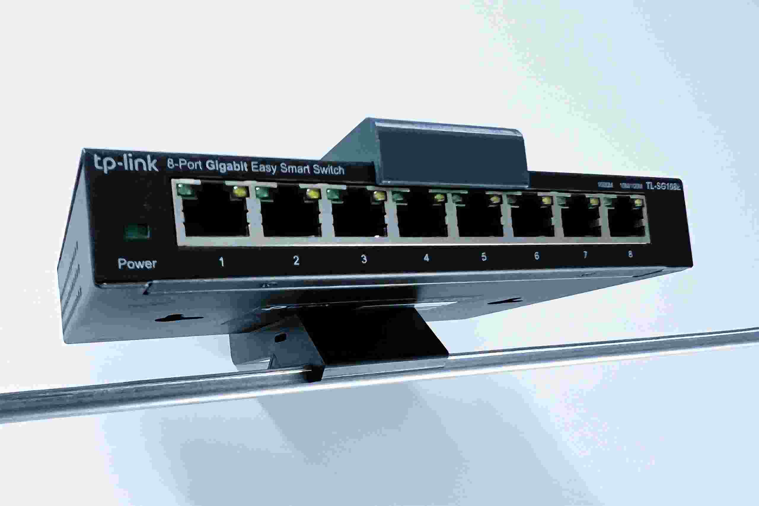 TP-Link D-TPDIN158 Držák na DIN lištu pro SG108xx,  SF1006P,  ER605,  RP108GE,  šedý4 