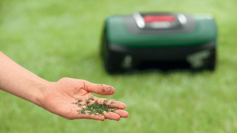 Bosch Indego M+ 700,  robotická sekačka,  18 V,  výška střihu 30 – 50 mm,  plocha až 700 m25 