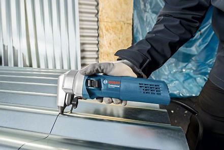 Bosch GNA 75-16 prostřihovač, 750 W, ocel do 400 N mm2 při 1, 6 mm, 2600 volnoběžných zdvihů min2 