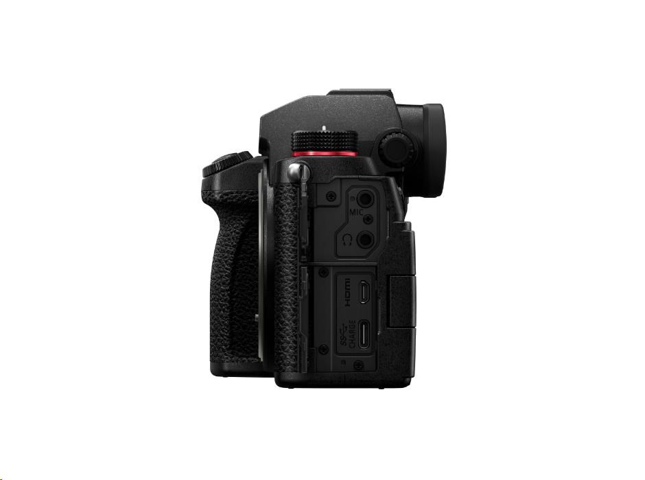Panasonic Lumix S5D + 18-40 mm15 