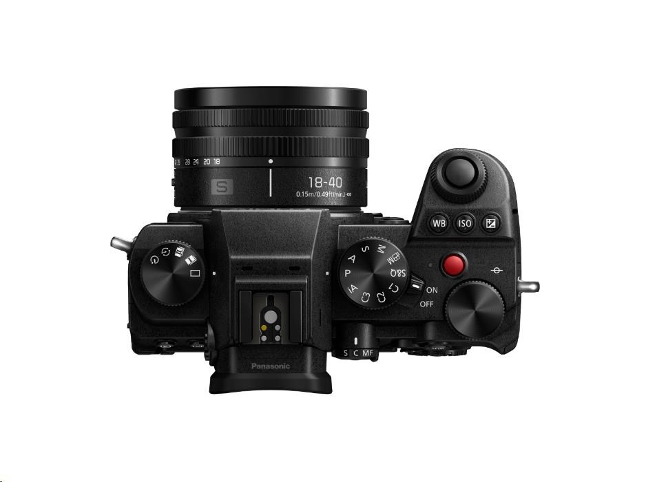 Panasonic Lumix S5D + 18-40 mm4 