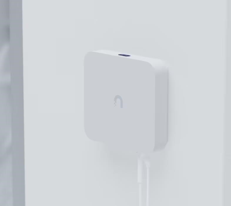 UBNT UACC-FM-17cm,  držák na zeď1 