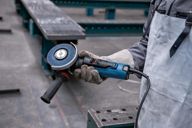 Bosch GWS 17-125 PSB úhlová bruska3 