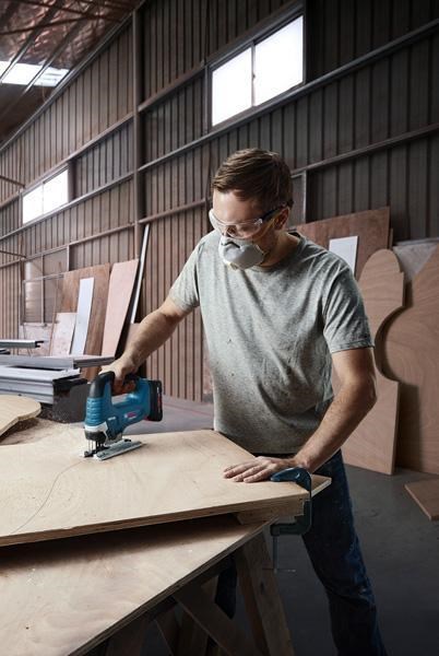 Bosch GST 185-LI akumulátorová kmitací pila3 