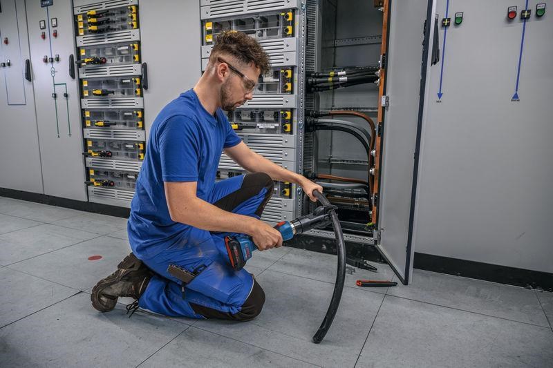 Bosch GKH 18V-50 akumulátorové hydraulické nůžky4 