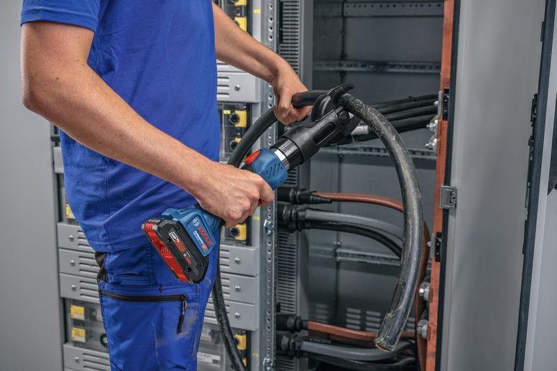 Bosch GKH 18V-50 akumulátorové hydraulické nůžky5 