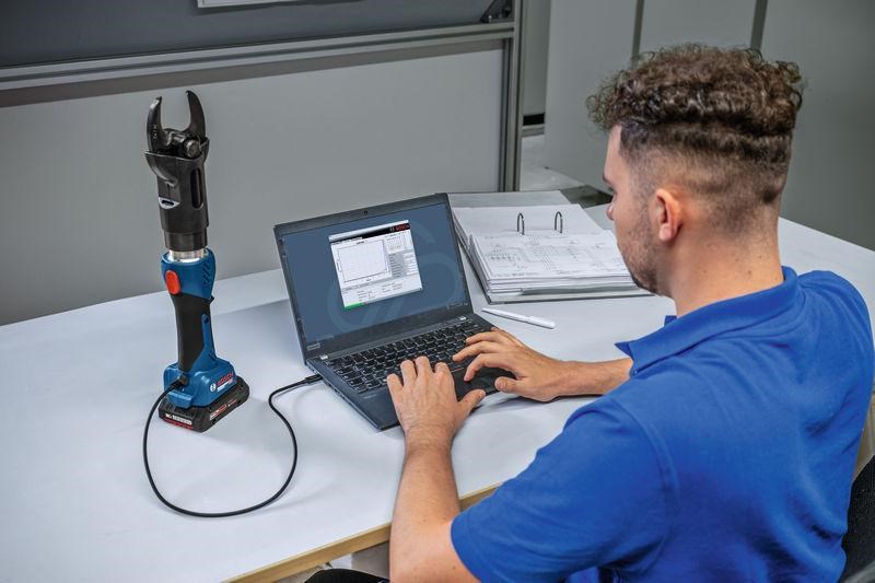 Bosch GKH 18V-50 akumulátorové hydraulické nůžky6 