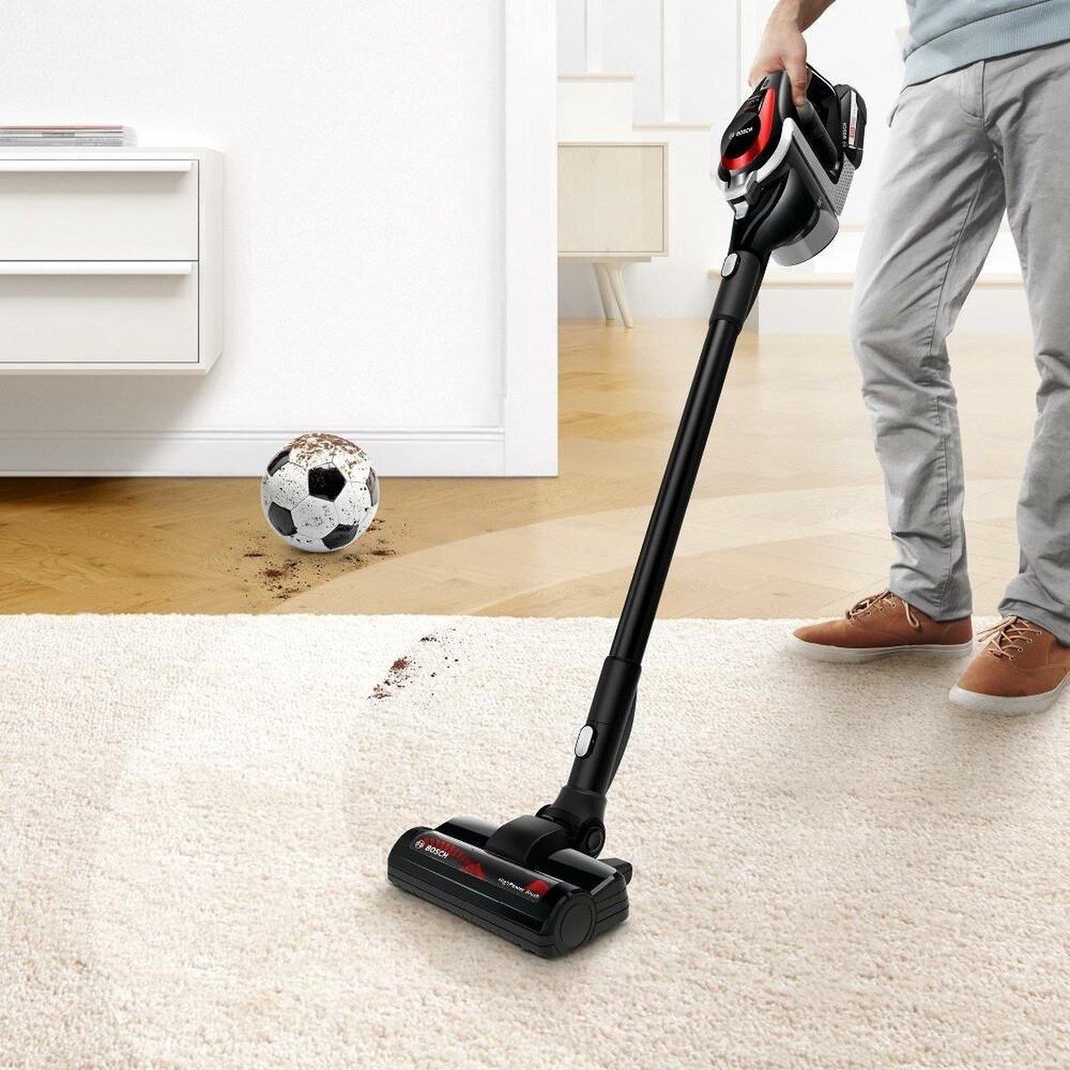 Bosch Unlimited Series 8 tyčový vysavač, akumulátorový, 63 dB, bezsáčkový, černá8 