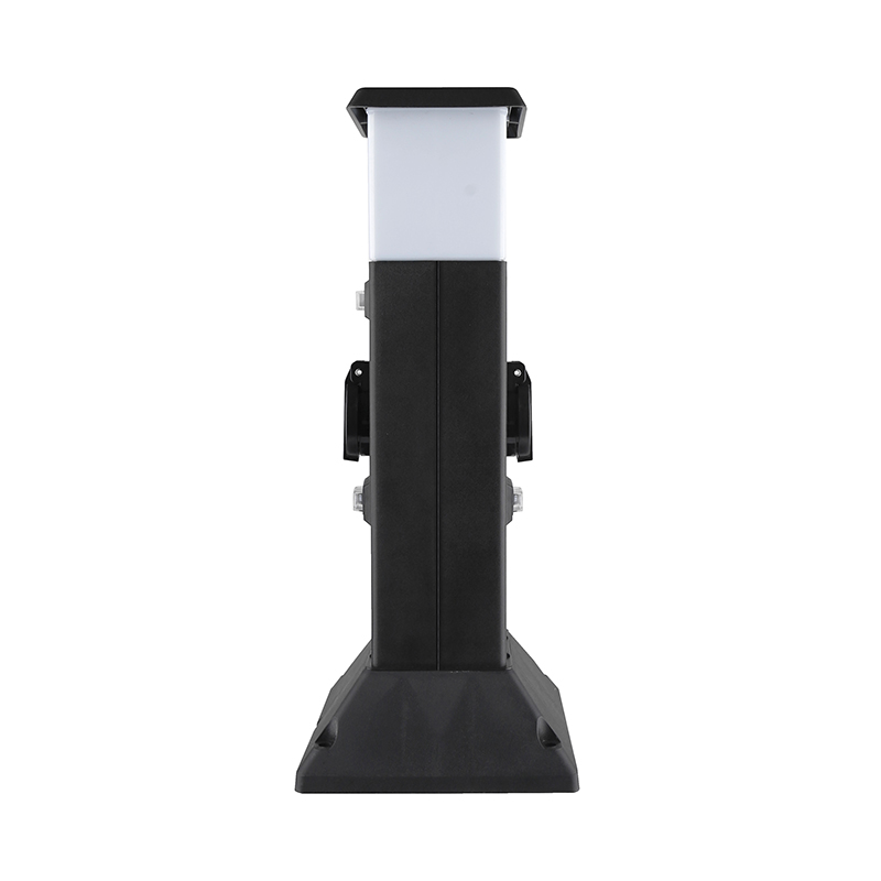 Solight zahradní sloupek IP44 s LED osvětlením,  plast,  2 zásuvky,  hranol,  černý3 