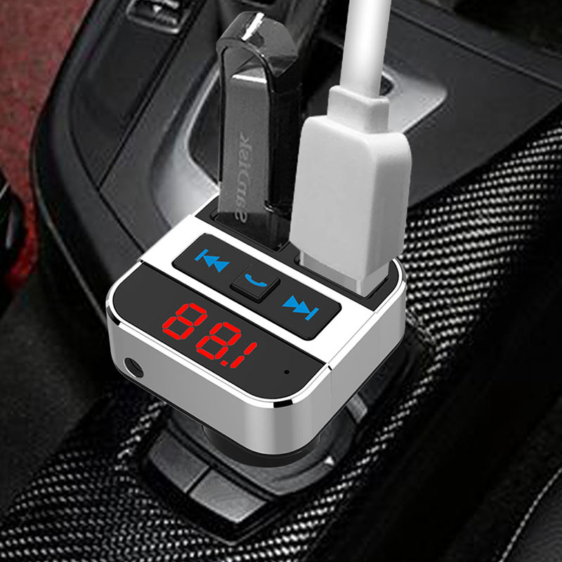 Solight FM transmitter s bluetooth připojením do auta, 2x USB + handsfree1 