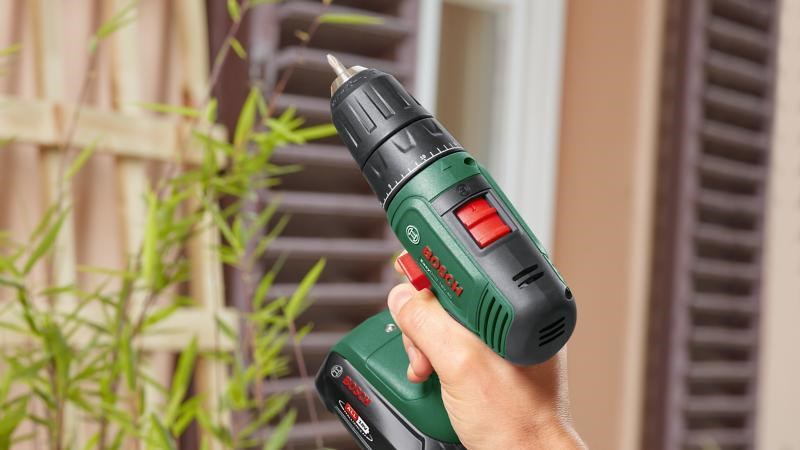 Bosch EasyDrill 18V-40 akumulátorový vrtací šroubovák,  krouticí moment 40 Nm,  13mm rychloupínací sklíčidlo1 