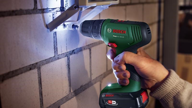 Bosch EasyDrill 18V-40 akumulátorový vrtací šroubovák,  krouticí moment 40 Nm,  13mm rychloupínací sklíčidlo3 