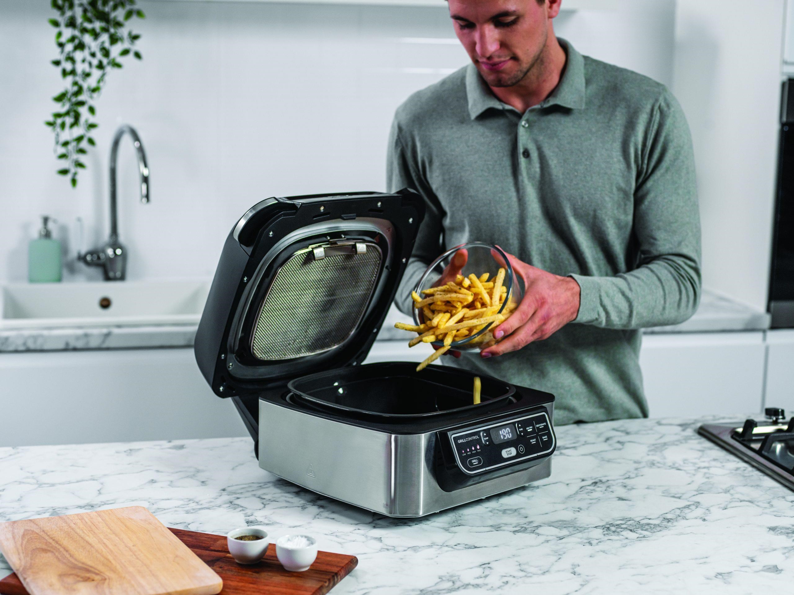 BAZAR - Ninja Foodi Airgrill horkovzdušná fritéza,  1760 W,  gril s cyklonovou technologií,  černá - poškozený obal1 