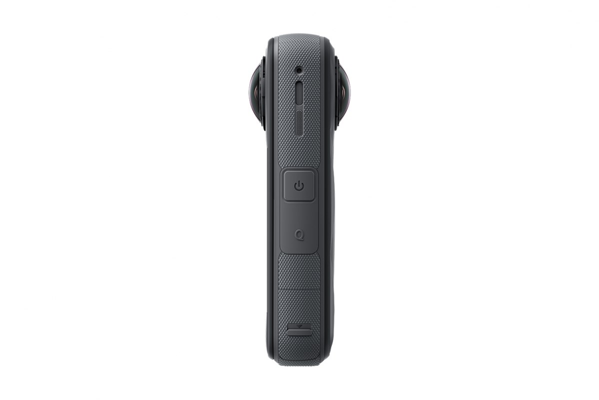 Insta360 X5 akční kamera,  8K 360° video,  triple AI čip,  vodotěsnost do 15 m,  6osá stabilizace,  2400 mAh baterie1 
