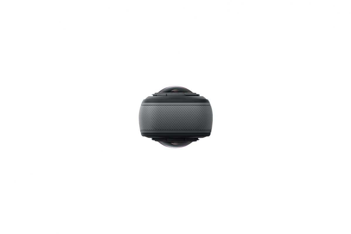 Insta360 X5 akční kamera,  8K 360° video,  triple AI čip,  vodotěsnost do 15 m,  6osá stabilizace,  2400 mAh baterie6 