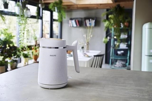 BAZAR - Philips HD9365/ 10 Eco Conscious Edition rychlovarná konvice,  2200 W,  1.7 l,  bílá - Poškozený obal4 