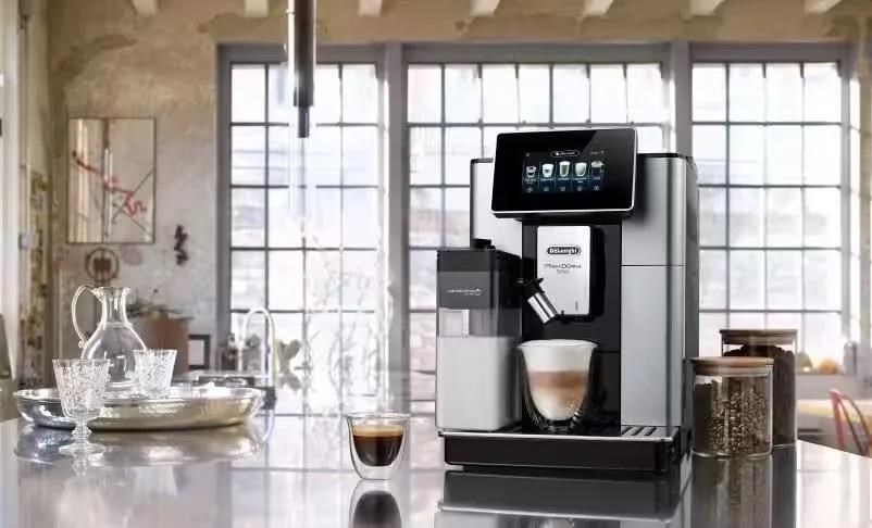 BAZAR - DeLonghi PrimaDonna Soul ECAM 610.55.SB automatický kávovar,  1450 W,  19 bar,  chytrý - použito,  opraveno5 