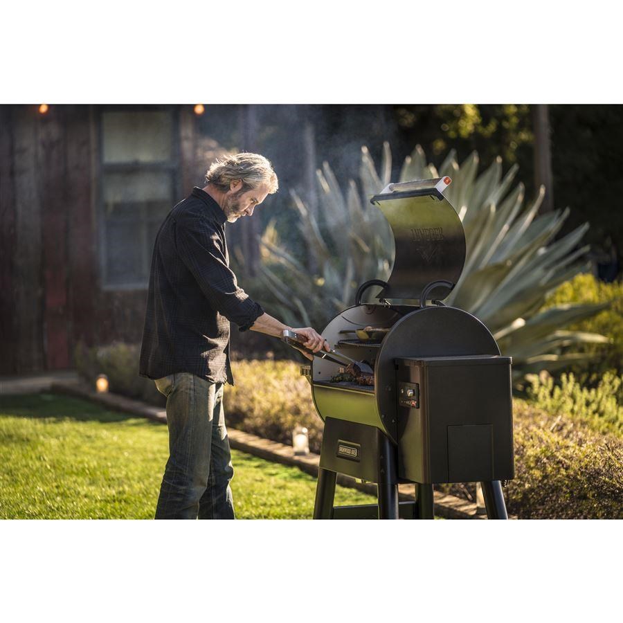 Traeger IRONWOOD 885 peletový gril9 