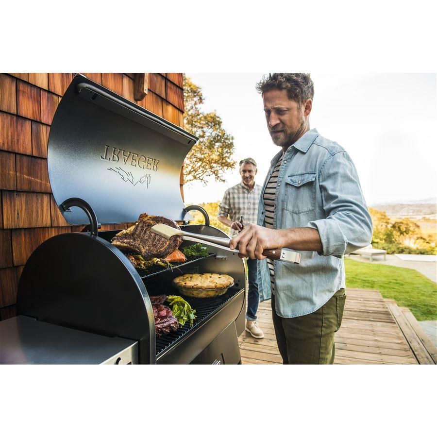 Traeger IRONWOOD 885 peletový gril2 