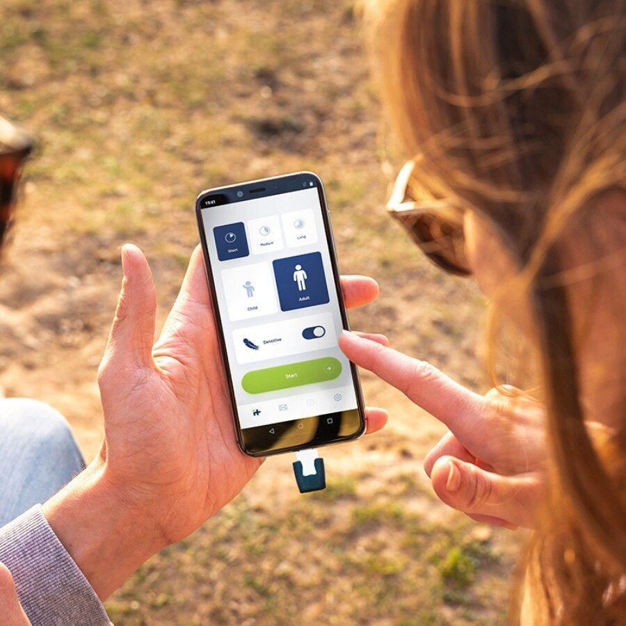 Heat it - ošetření bodnutí hmyzem pomocí smartphonu,  USB-C8 