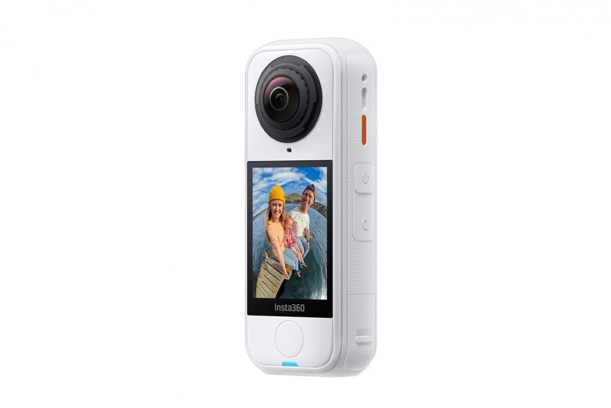 Insta360 X4 Air Starter Bundle akční kamera,  Bílá,  8K /  30fps,  4K/  až 60fps,  6osý gyroskop,  360°,  Active HDR,  vodotěsná2 